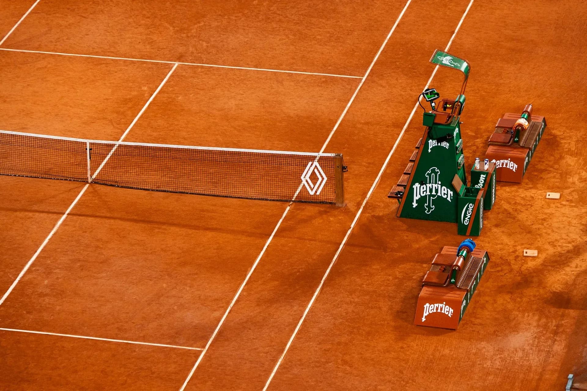 A clay court at Roland-Garros seen from above